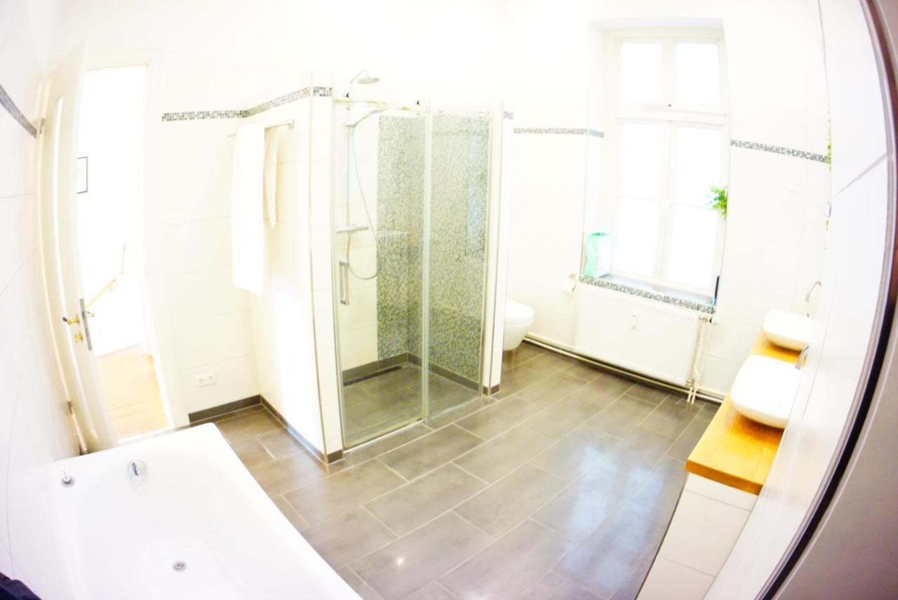 Grosszuegige 185M2-Altbauwohnung In Bestlage 7Zimmer-2Baeder-2Kuechen-2Wcs Hamburg Eksteriør bilde