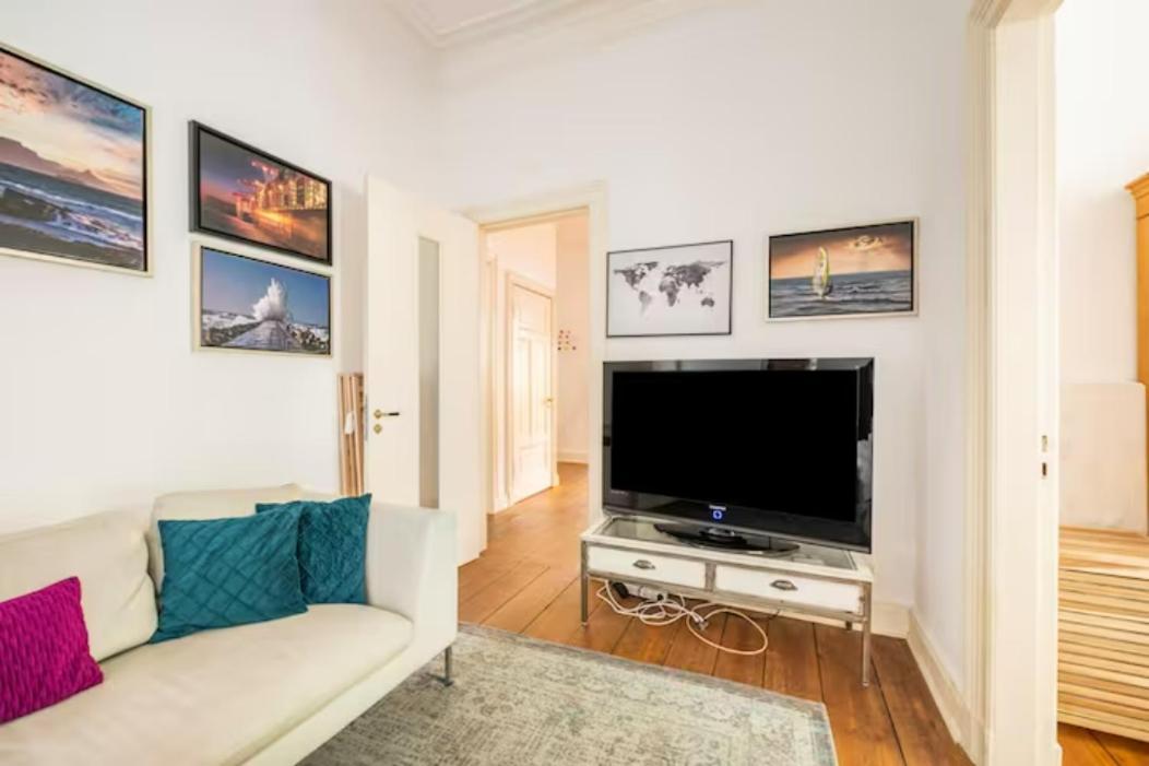 Grosszuegige 185M2-Altbauwohnung In Bestlage 7Zimmer-2Baeder-2Kuechen-2Wcs Hamburg Eksteriør bilde