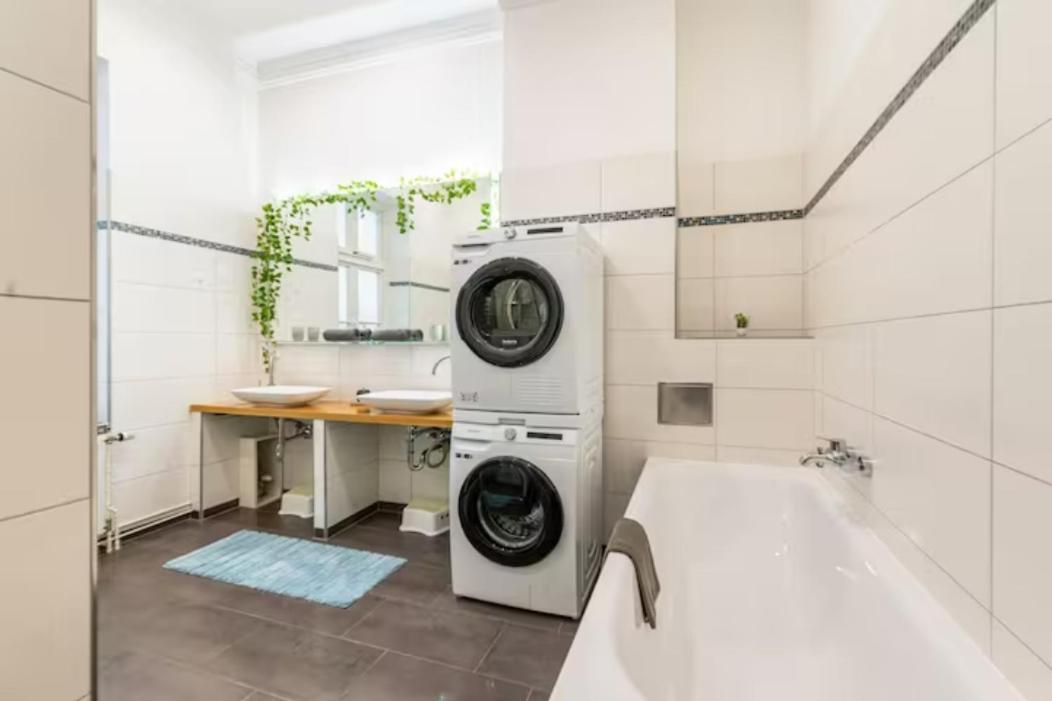 Grosszuegige 185M2-Altbauwohnung In Bestlage 7Zimmer-2Baeder-2Kuechen-2Wcs Hamburg Eksteriør bilde