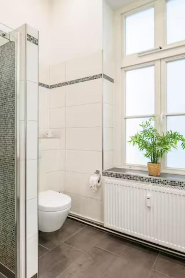 Grosszuegige 185M2-Altbauwohnung In Bestlage 7Zimmer-2Baeder-2Kuechen-2Wcs Hamburg Eksteriør bilde
